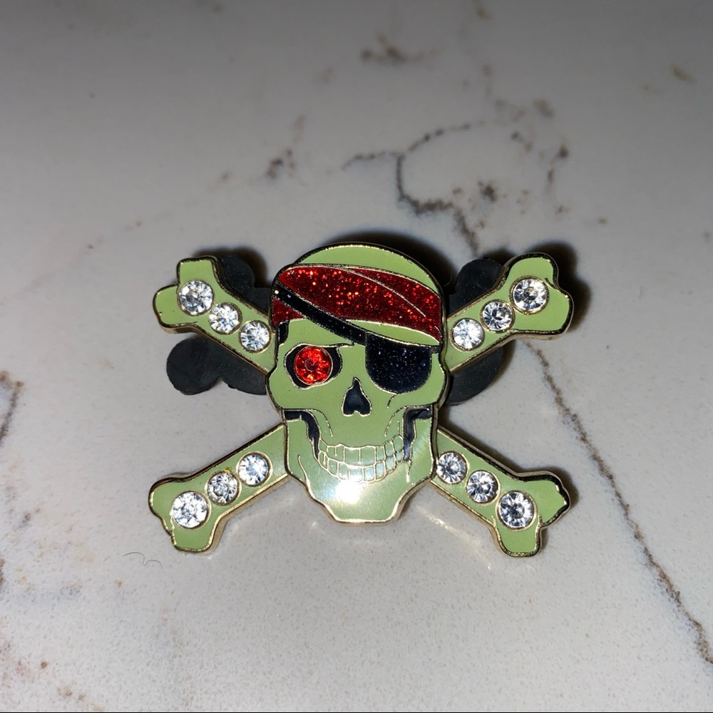Disney Pirate Skull pin